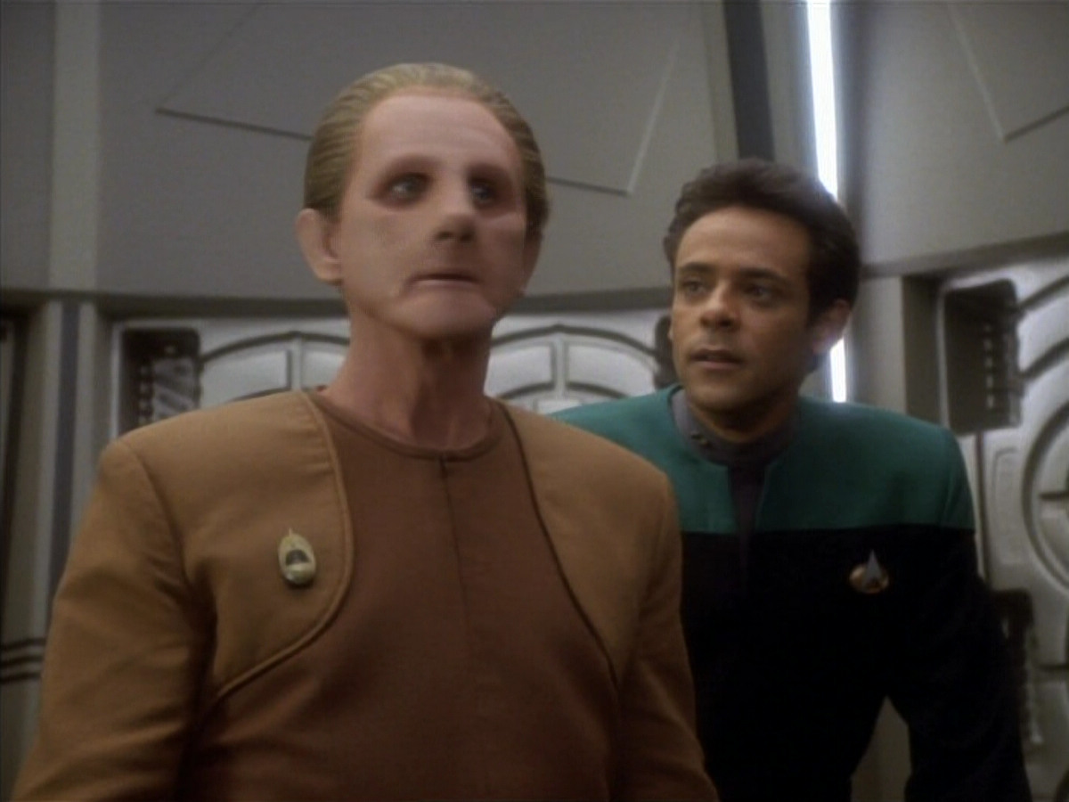extant_StarTrekDS9_1x18-DramatisPersonae_00949.jpg
