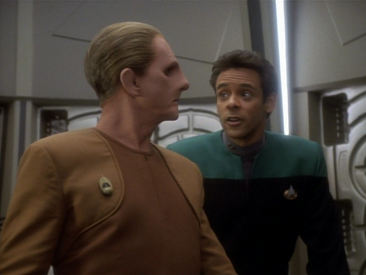 extant_StarTrekDS9_1x18-DramatisPersonae_00958.jpg