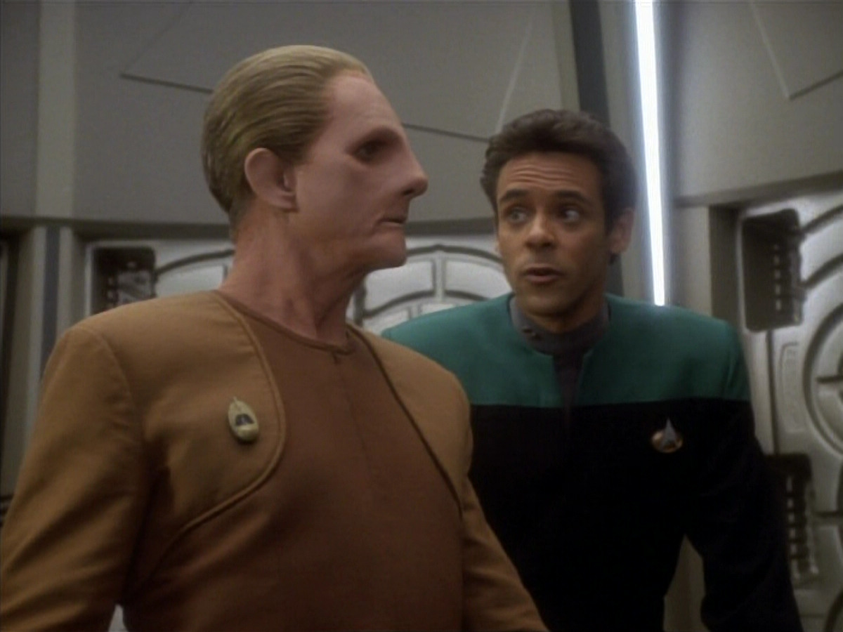 extant_StarTrekDS9_1x18-DramatisPersonae_00963.jpg