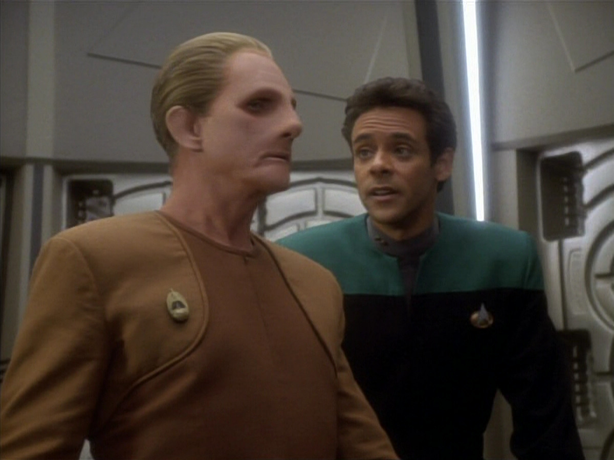 extant_StarTrekDS9_1x18-DramatisPersonae_00964.jpg