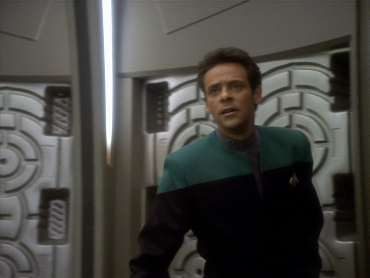 extant_StarTrekDS9_1x18-DramatisPersonae_00973.jpg