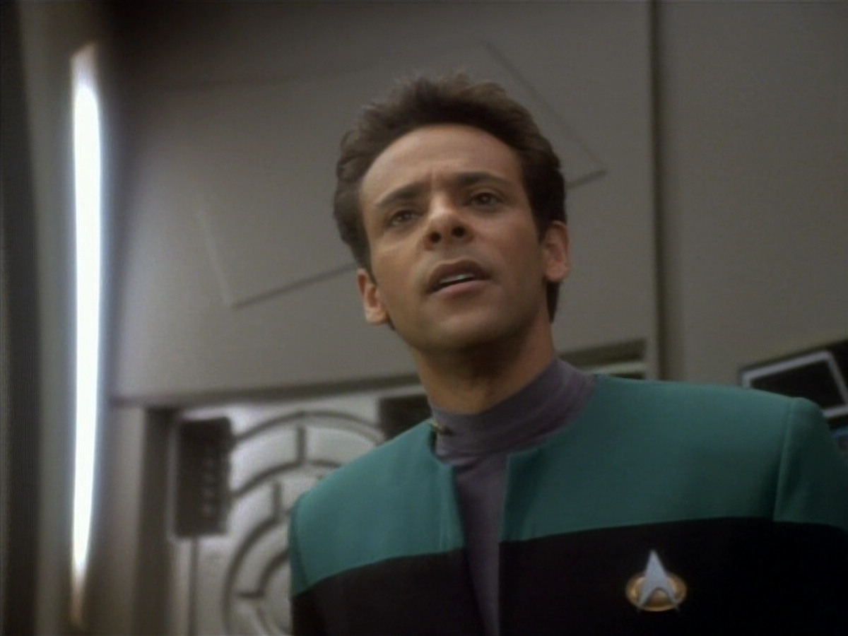 extant_StarTrekDS9_1x18-DramatisPersonae_00976.jpg