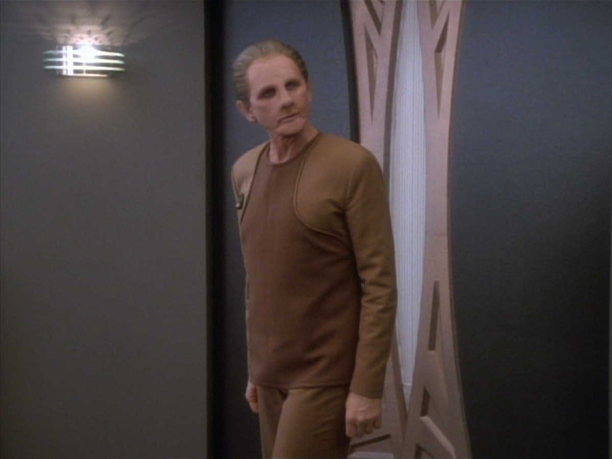 extant_StarTrekDS9_1x18-DramatisPersonae_00991.jpg