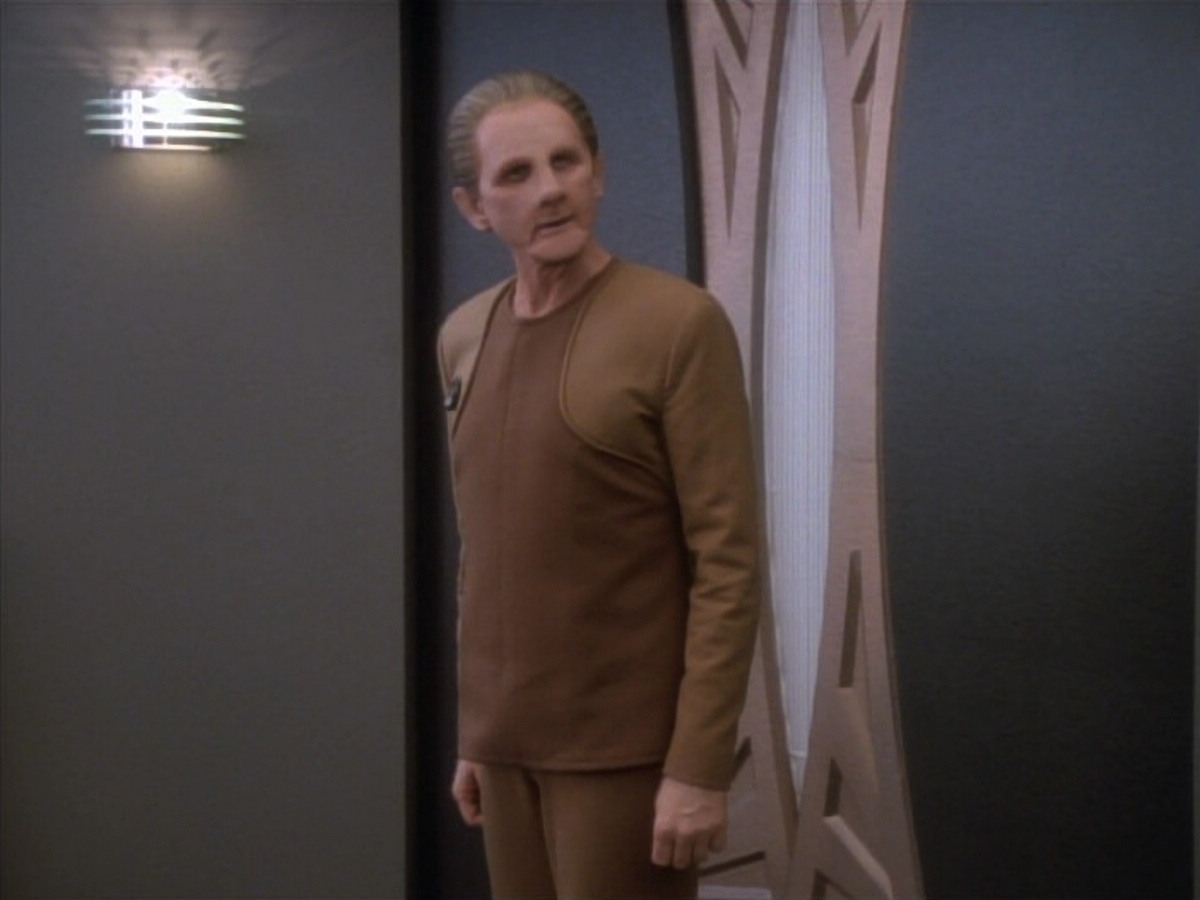 extant_StarTrekDS9_1x18-DramatisPersonae_00992.jpg