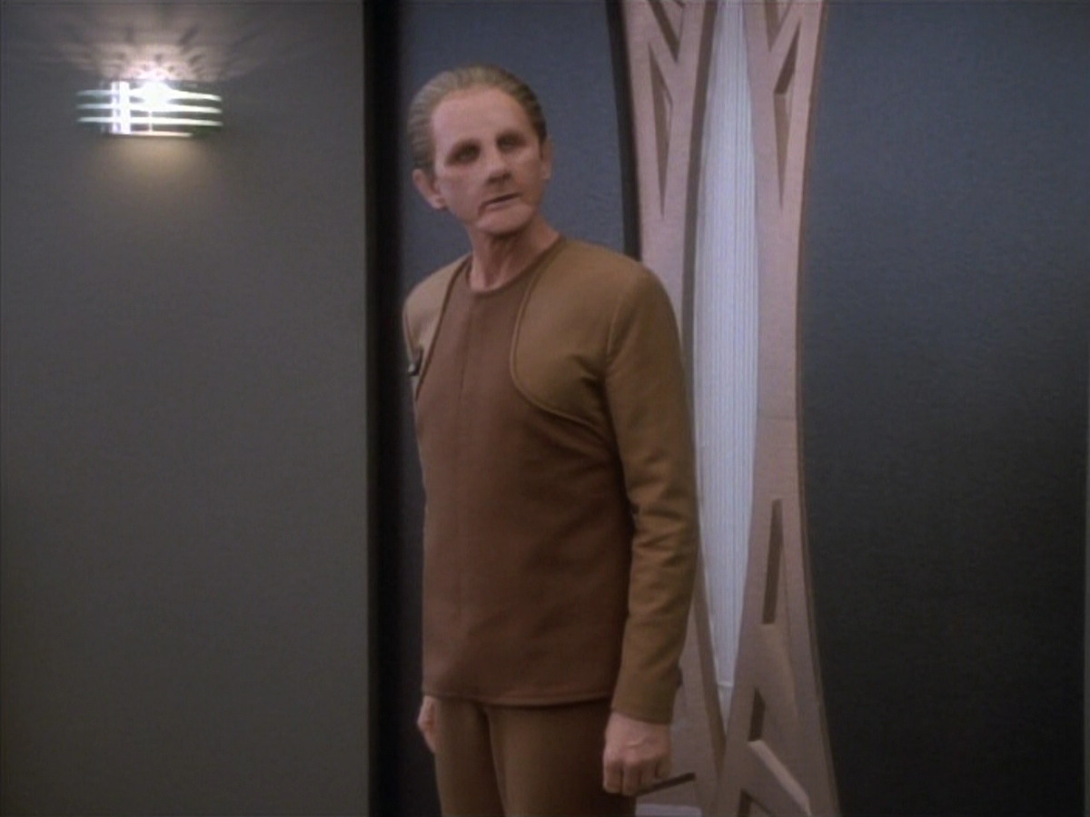 extant_StarTrekDS9_1x18-DramatisPersonae_00993.jpg