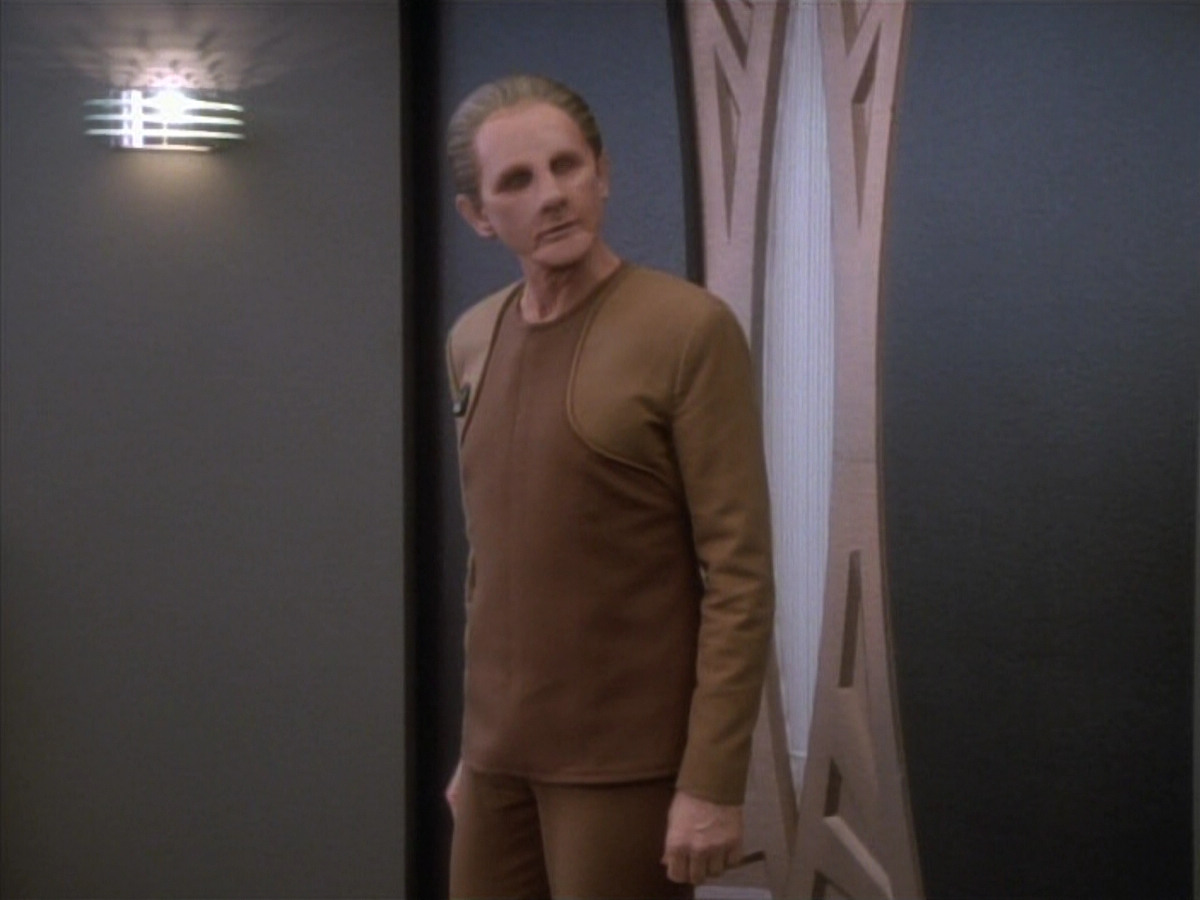 extant_StarTrekDS9_1x18-DramatisPersonae_00994.jpg