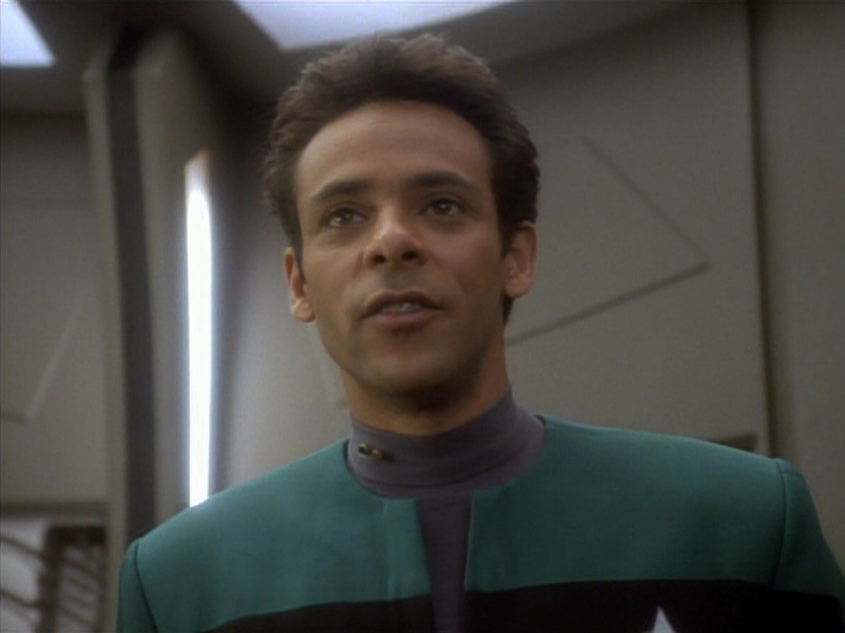 extant_StarTrekDS9_1x18-DramatisPersonae_01001.jpg