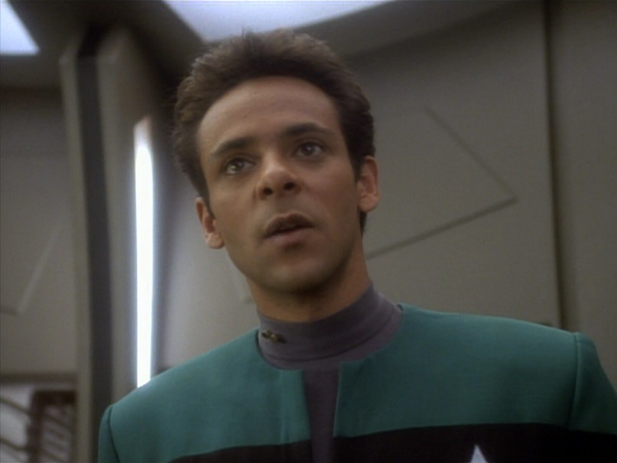 extant_StarTrekDS9_1x18-DramatisPersonae_01011.jpg
