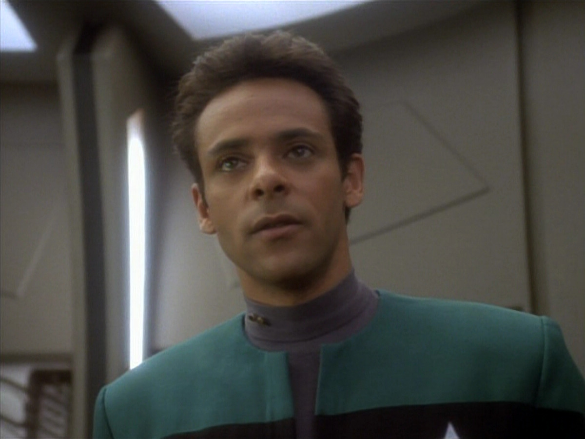 extant_StarTrekDS9_1x18-DramatisPersonae_01012.jpg