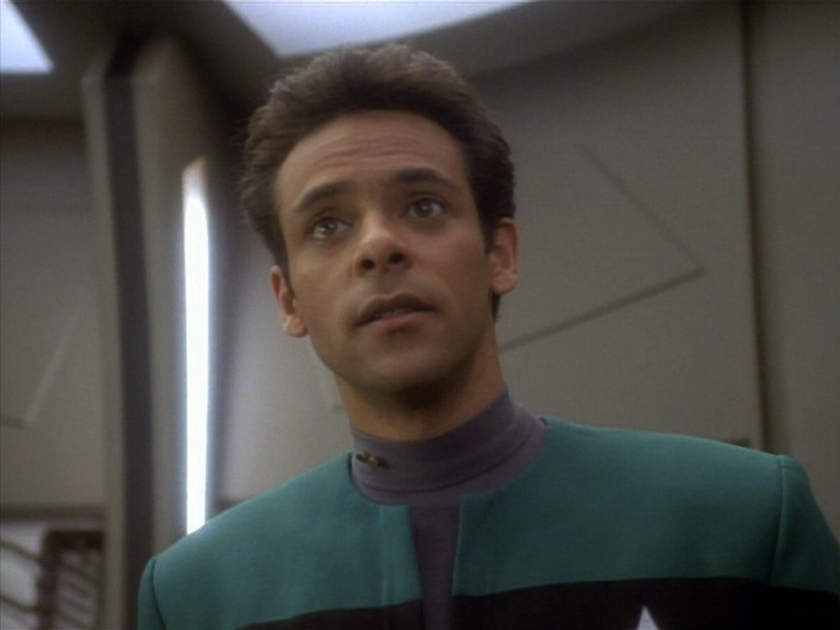 extant_StarTrekDS9_1x18-DramatisPersonae_01015.jpg