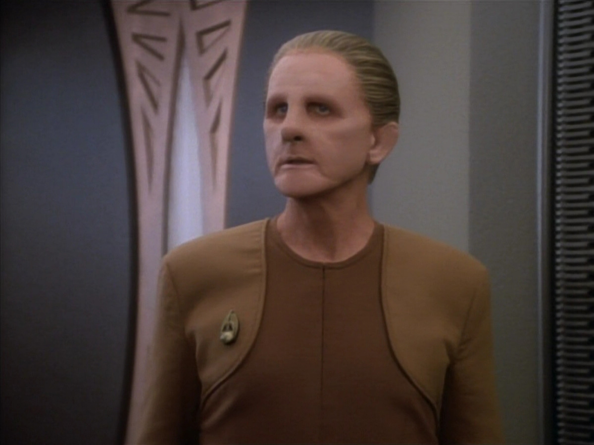 extant_StarTrekDS9_1x18-DramatisPersonae_01033.jpg