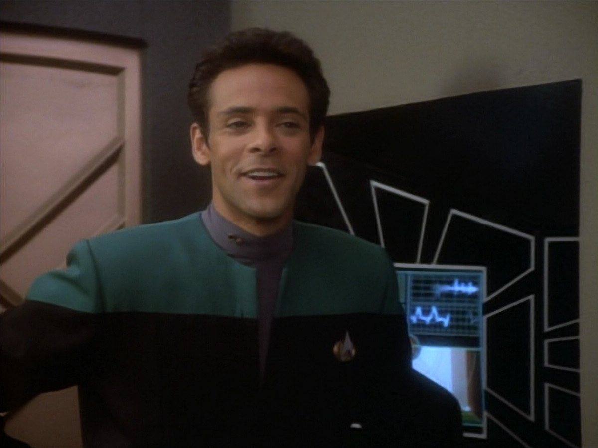 extant_StarTrekDS9_1x18-DramatisPersonae_01039.jpg