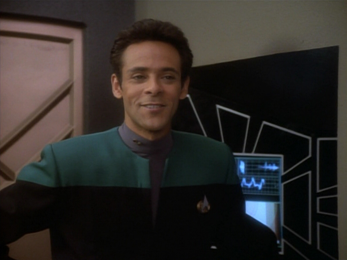 extant_StarTrekDS9_1x18-DramatisPersonae_01040.jpg