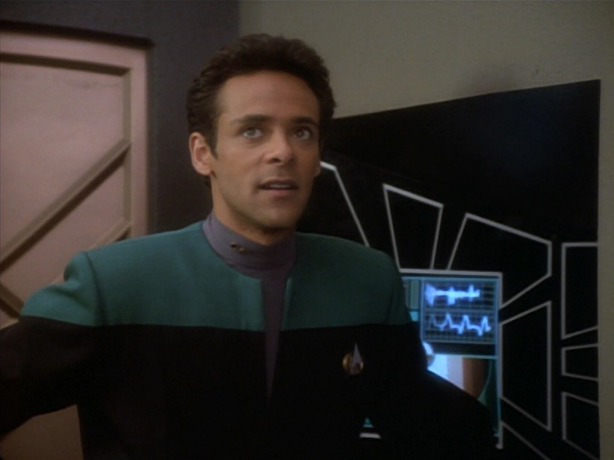 extant_StarTrekDS9_1x18-DramatisPersonae_01045.jpg