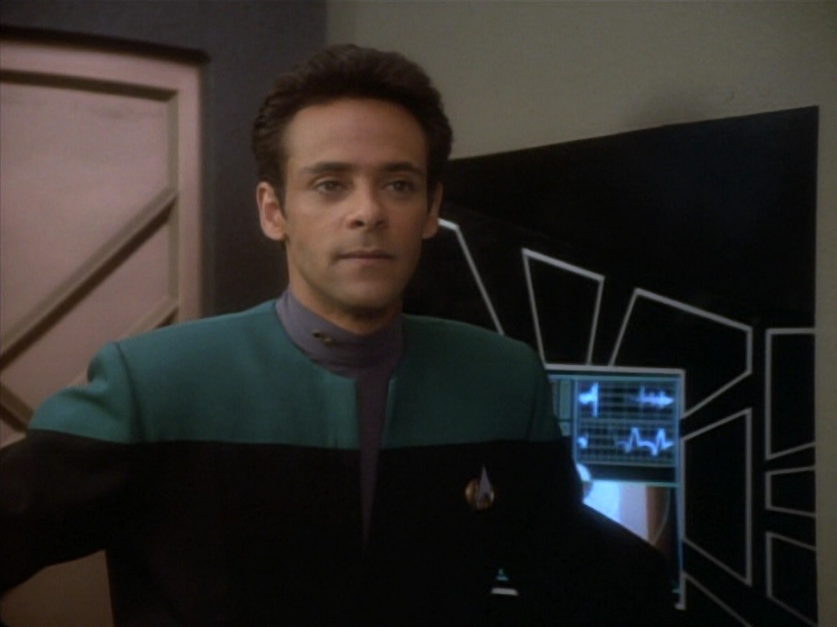 extant_StarTrekDS9_1x18-DramatisPersonae_01050.jpg