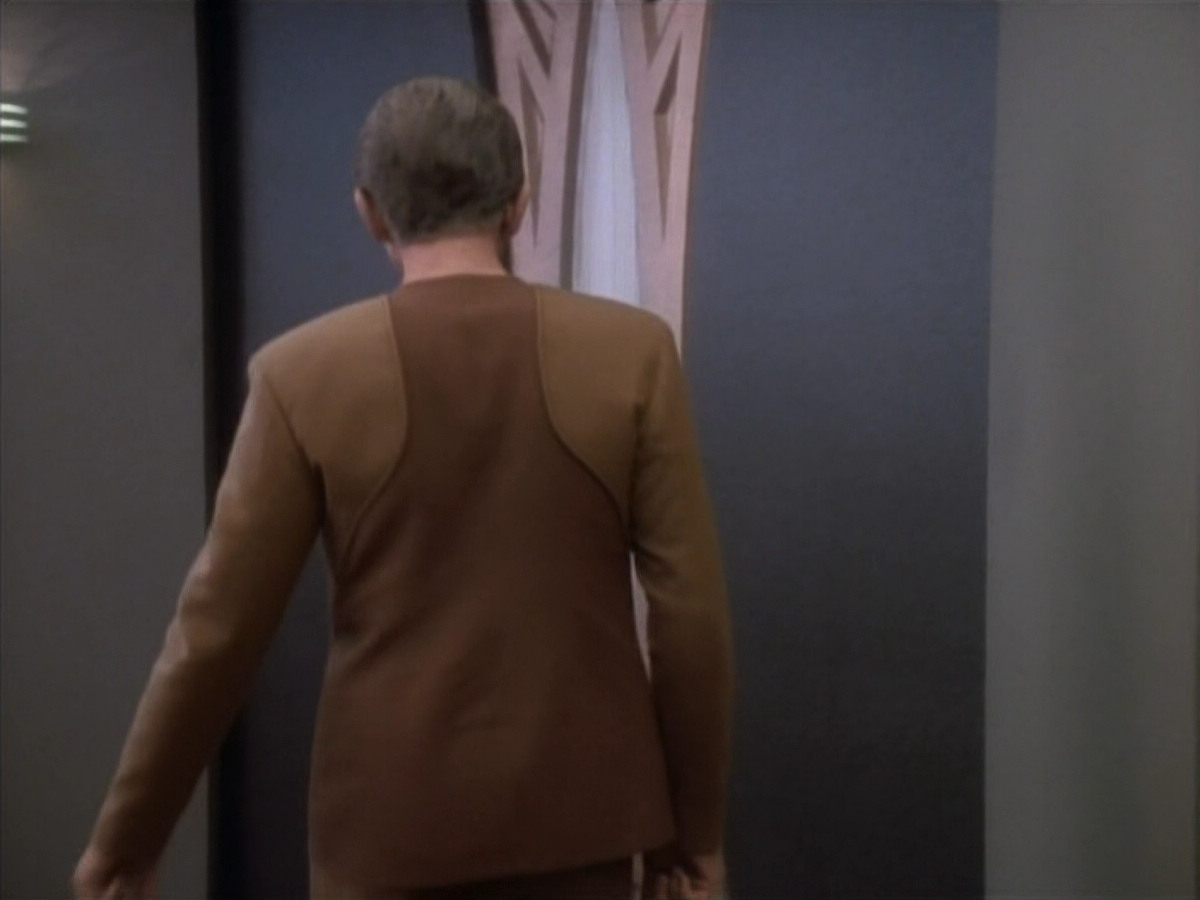 extant_StarTrekDS9_1x18-DramatisPersonae_01065.jpg