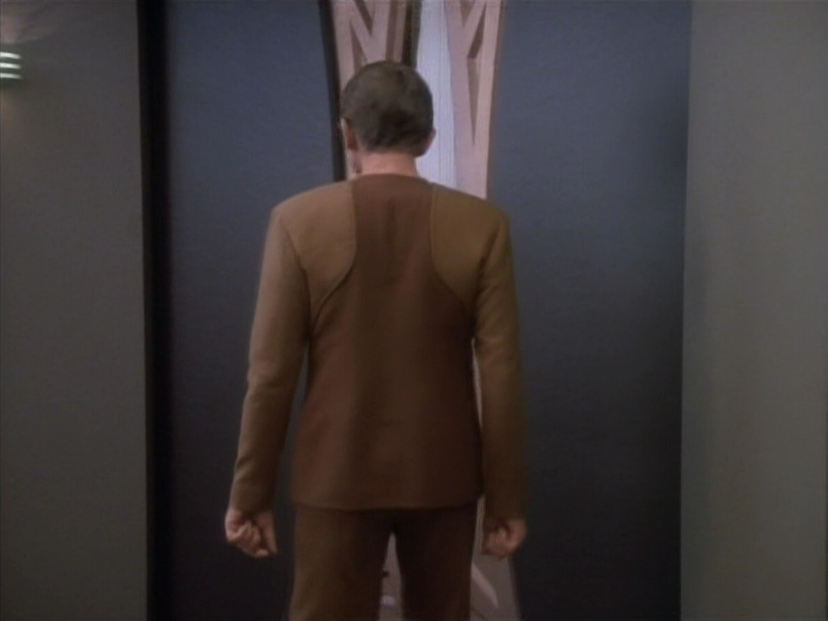 extant_StarTrekDS9_1x18-DramatisPersonae_01066.jpg