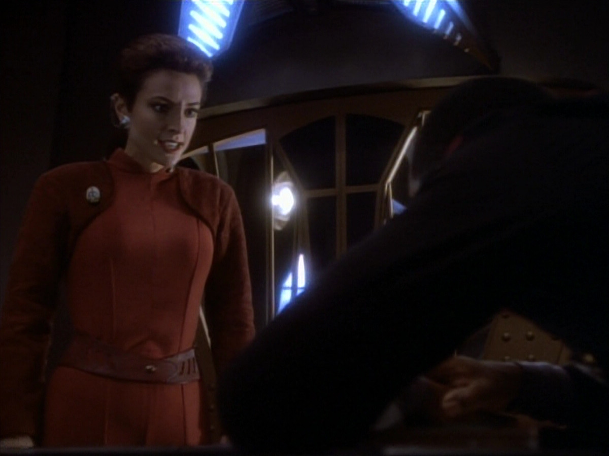 extant_StarTrekDS9_1x18-DramatisPersonae_01087.jpg