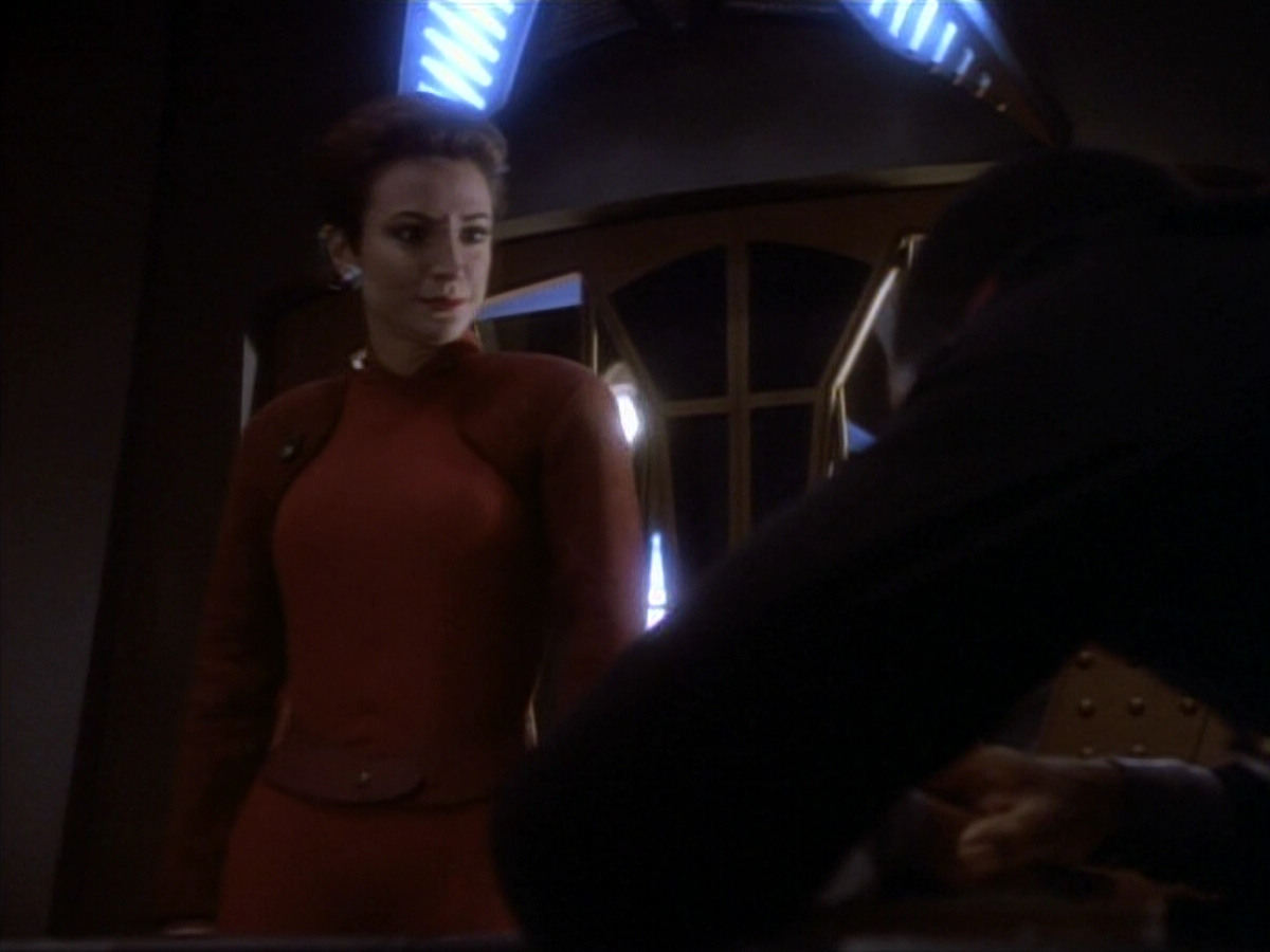 extant_StarTrekDS9_1x18-DramatisPersonae_01104.jpg