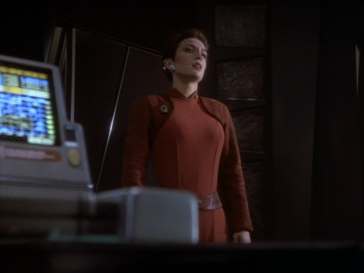 extant_StarTrekDS9_1x18-DramatisPersonae_01135.jpg