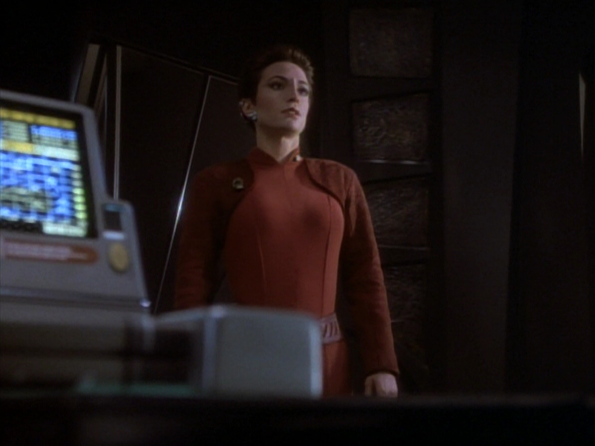 extant_StarTrekDS9_1x18-DramatisPersonae_01137.jpg