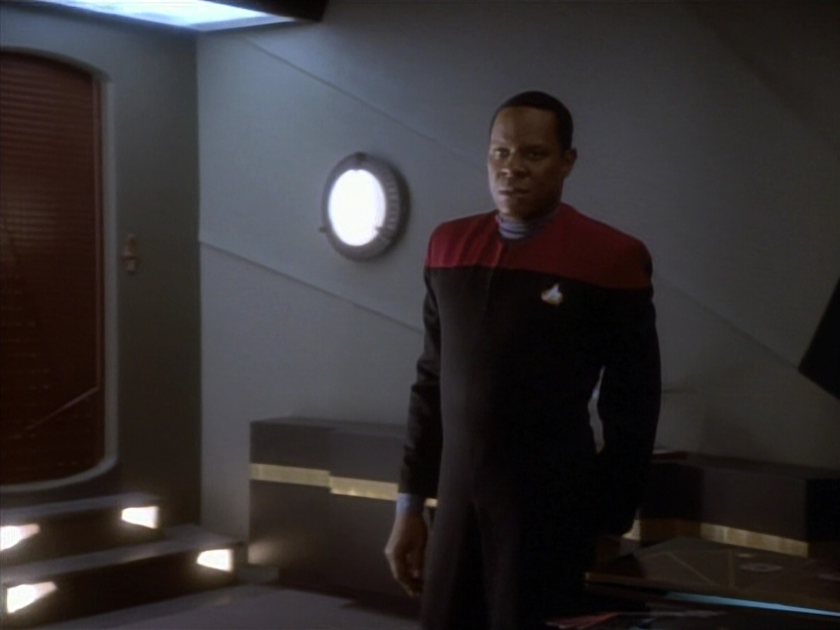 extant_StarTrekDS9_1x18-DramatisPersonae_01155.jpg
