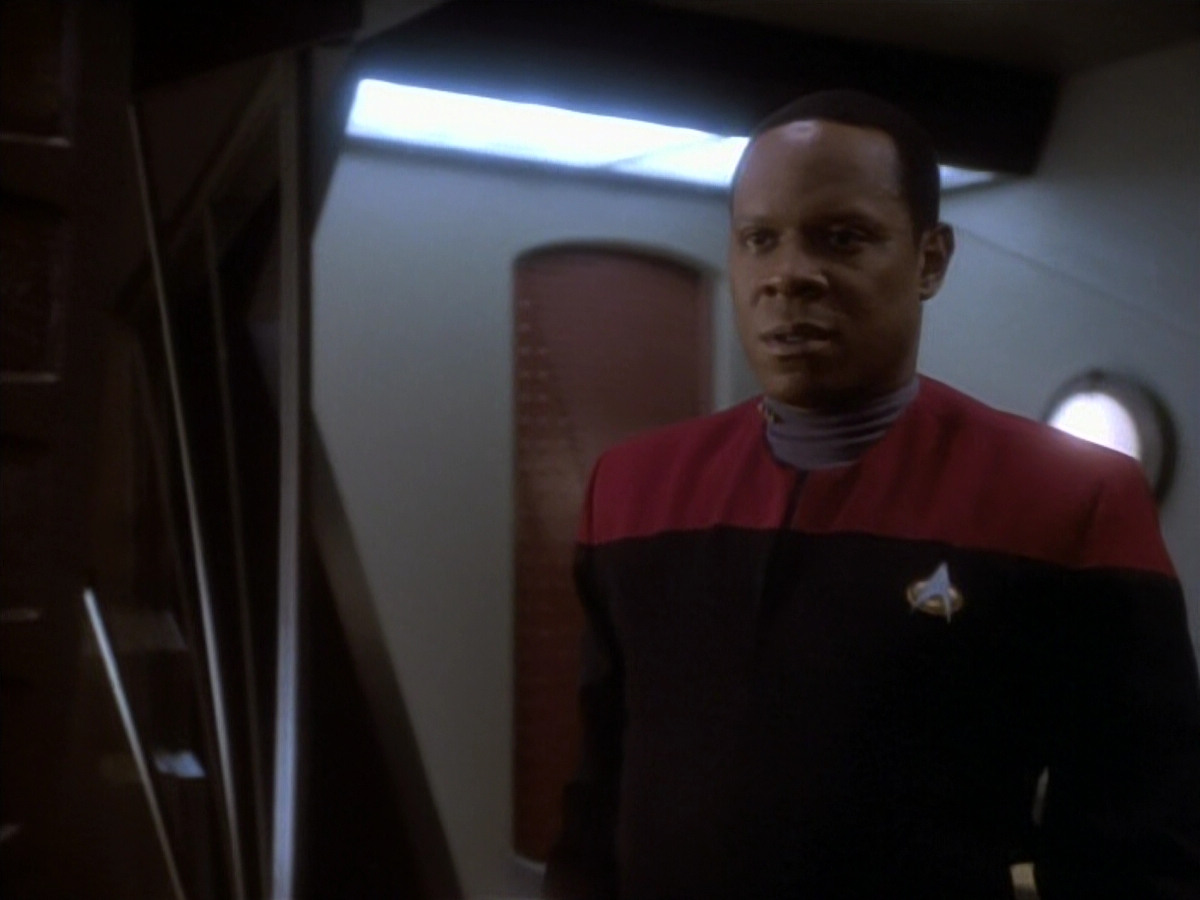 extant_StarTrekDS9_1x18-DramatisPersonae_01158.jpg