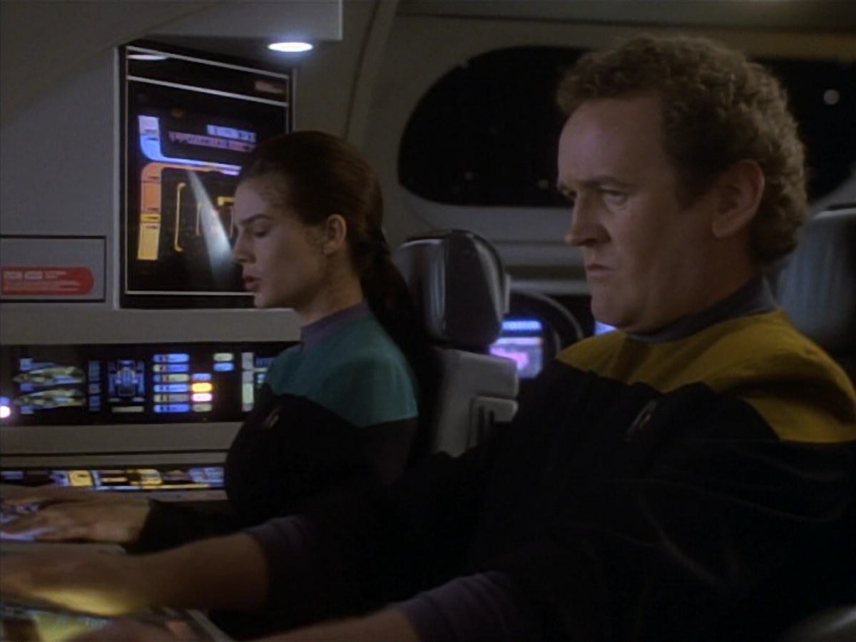 extant_StarTrekDS9_1x18-DramatisPersonae_01184.jpg