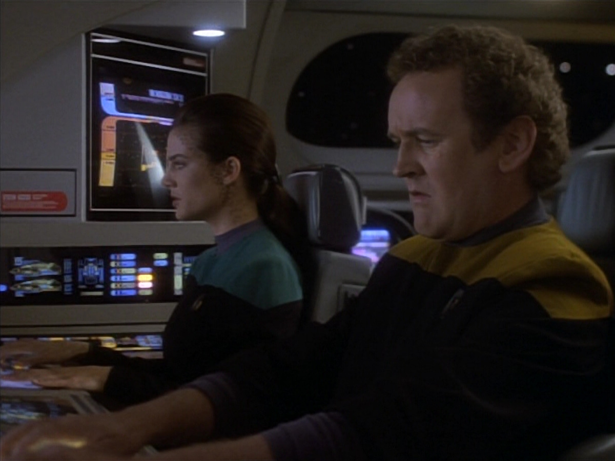 extant_StarTrekDS9_1x18-DramatisPersonae_01197.jpg