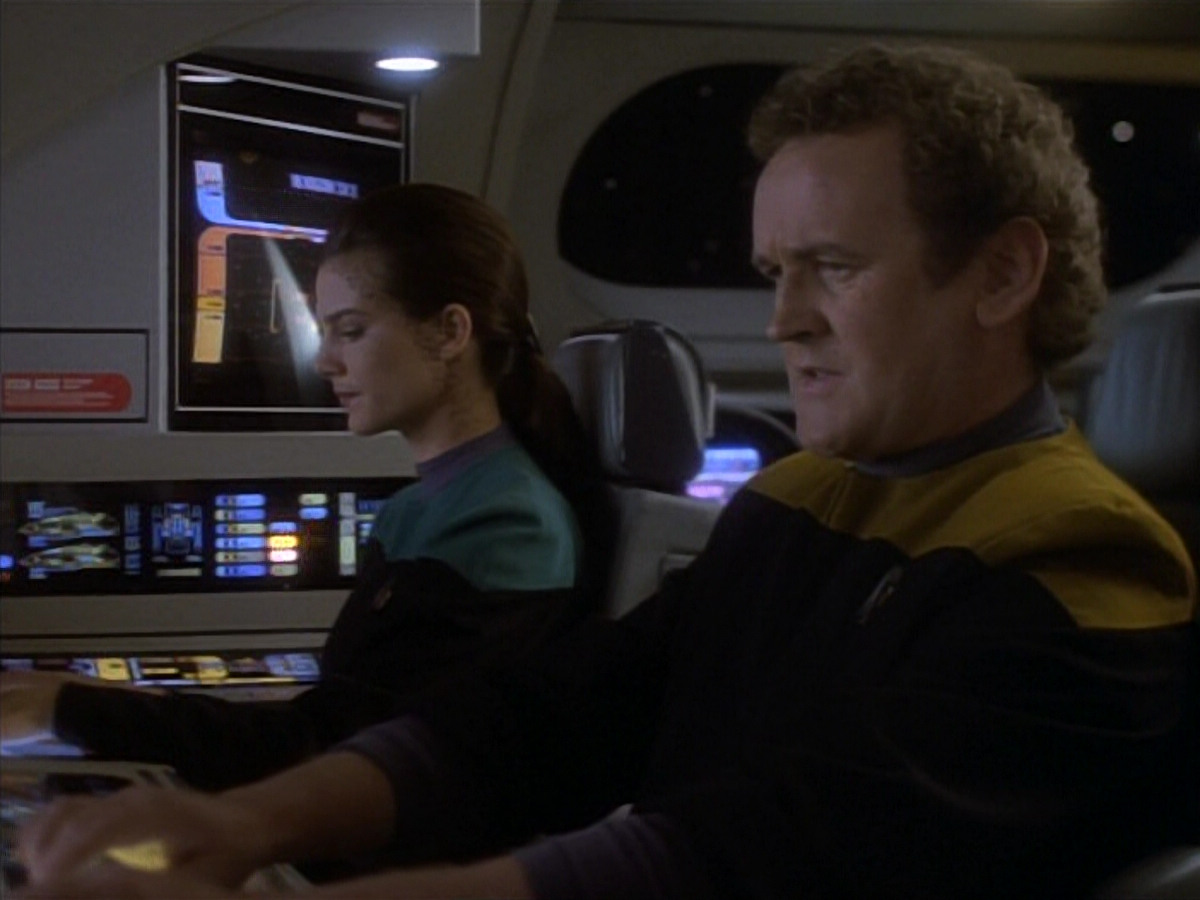 extant_StarTrekDS9_1x18-DramatisPersonae_01206.jpg