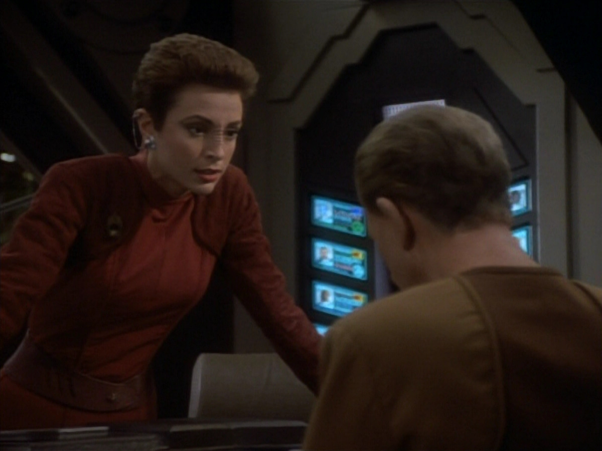 extant_StarTrekDS9_1x18-DramatisPersonae_01362.jpg