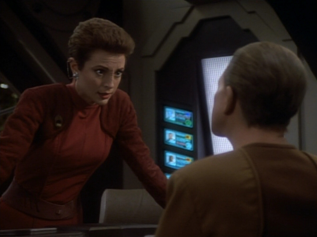 extant_StarTrekDS9_1x18-DramatisPersonae_01370.jpg