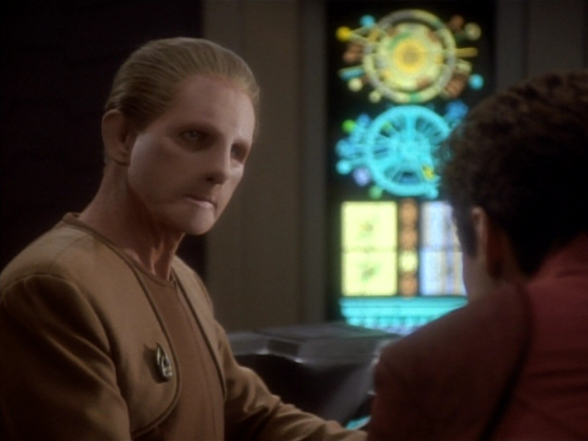 extant_StarTrekDS9_1x18-DramatisPersonae_01392.jpg