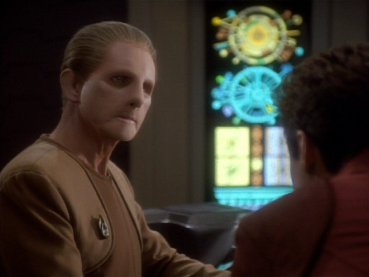 extant_StarTrekDS9_1x18-DramatisPersonae_01394.jpg