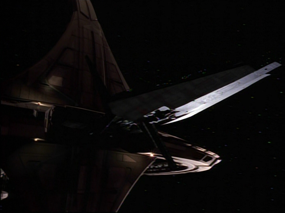 extant_StarTrekDS9_1x18-DramatisPersonae_01505.jpg
