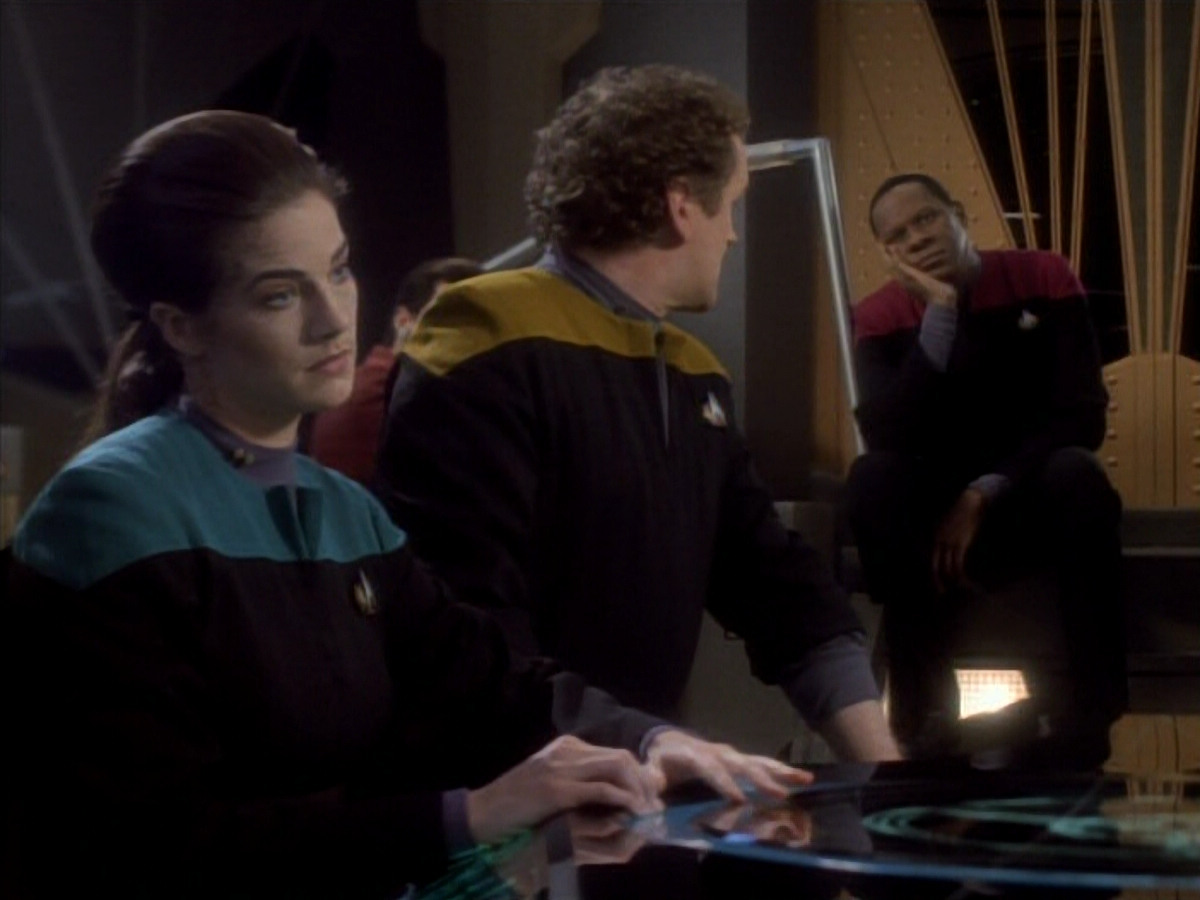 extant_StarTrekDS9_1x18-DramatisPersonae_01559.jpg