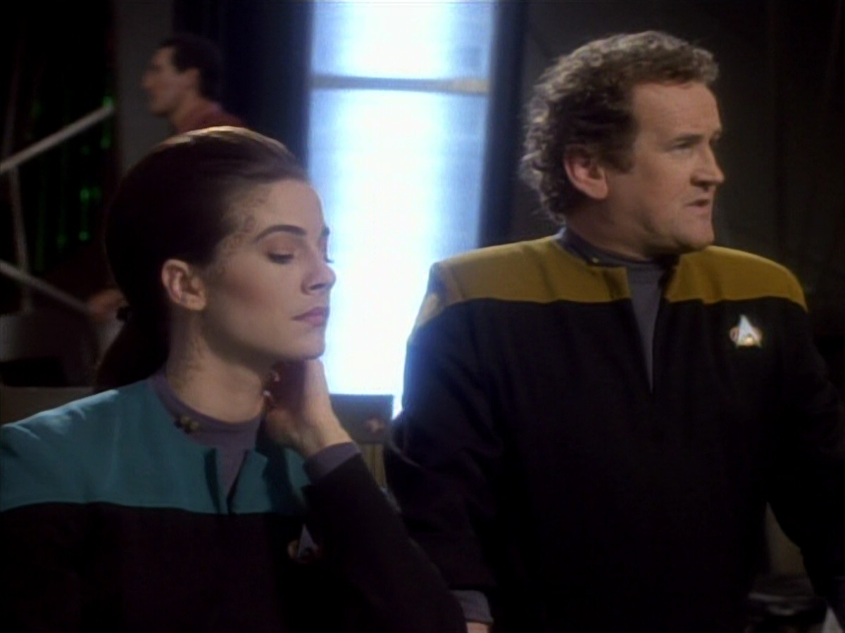 extant_StarTrekDS9_1x18-DramatisPersonae_01575.jpg
