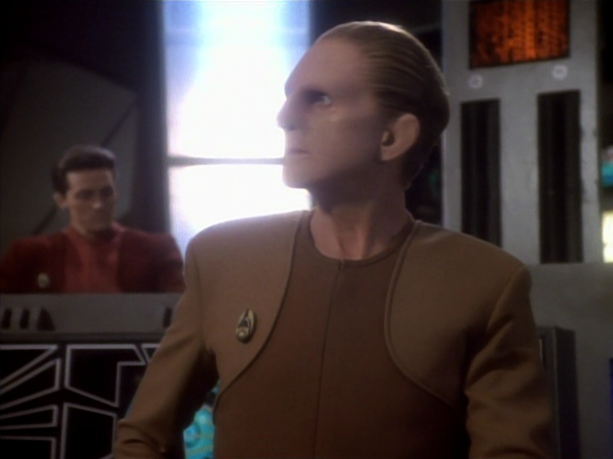 extant_StarTrekDS9_1x18-DramatisPersonae_01609.jpg