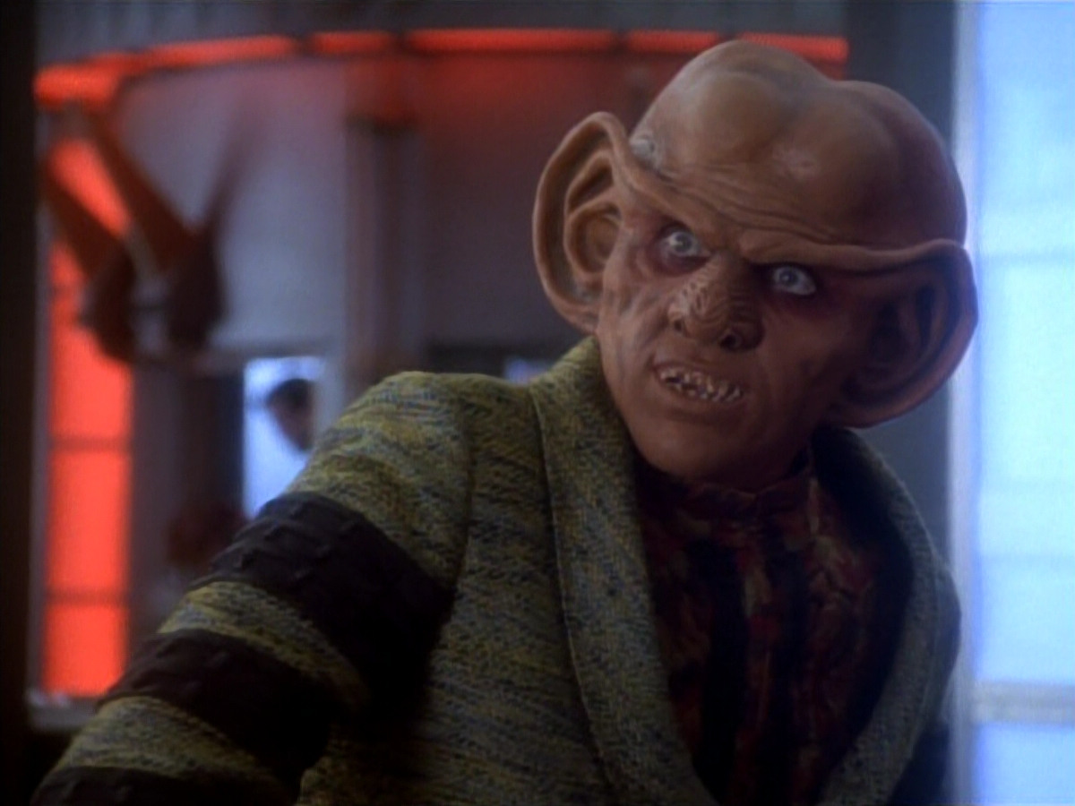 extant_StarTrekDS9_1x18-DramatisPersonae_01658.jpg