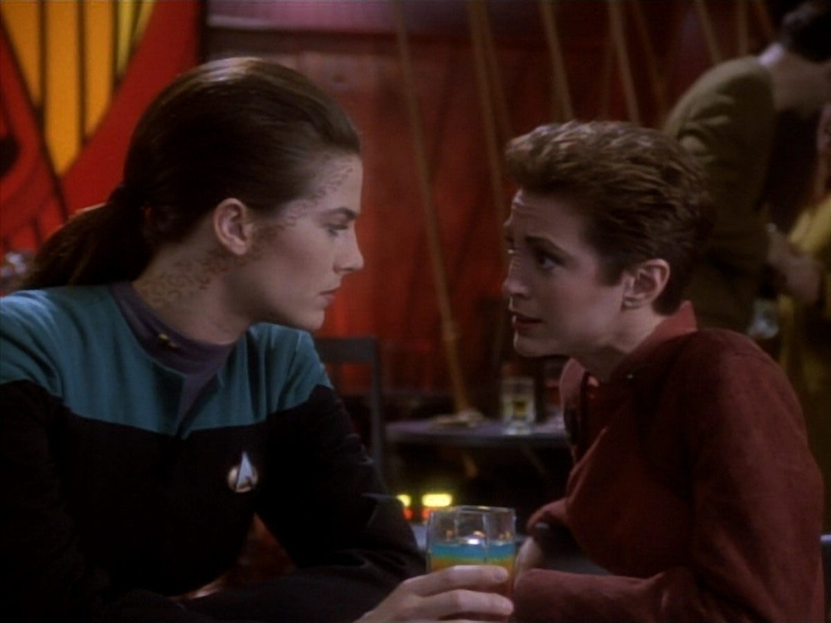 extant_StarTrekDS9_1x18-DramatisPersonae_01706.jpg