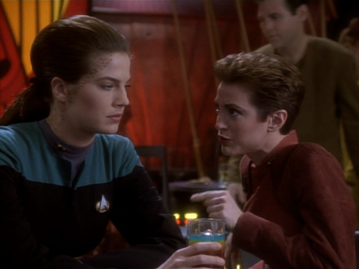 extant_StarTrekDS9_1x18-DramatisPersonae_01709.jpg