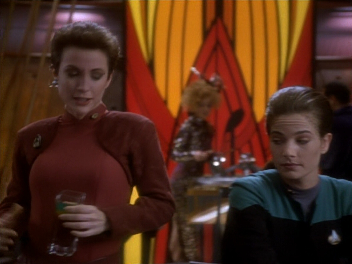 extant_StarTrekDS9_1x18-DramatisPersonae_01738.jpg