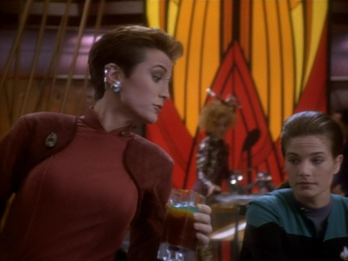 extant_StarTrekDS9_1x18-DramatisPersonae_01739.jpg