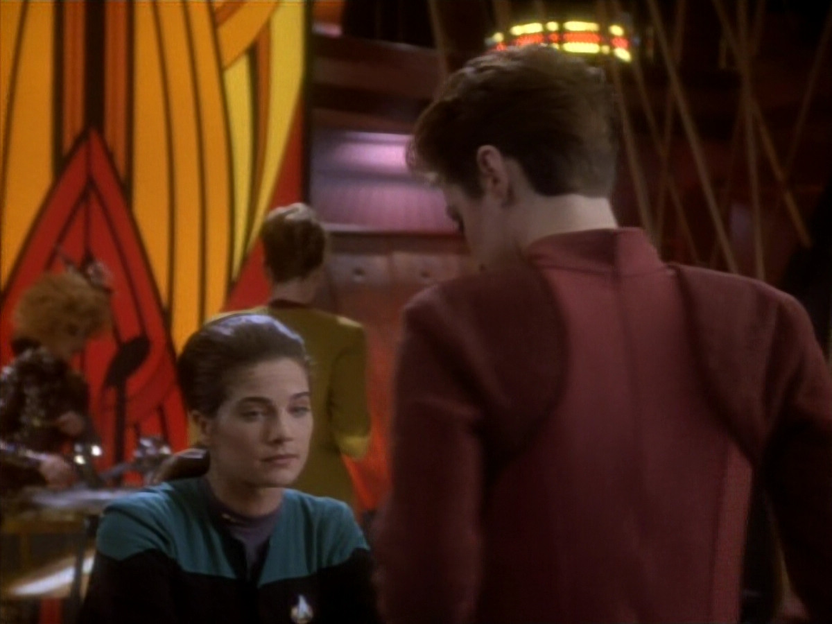 extant_StarTrekDS9_1x18-DramatisPersonae_01742.jpg