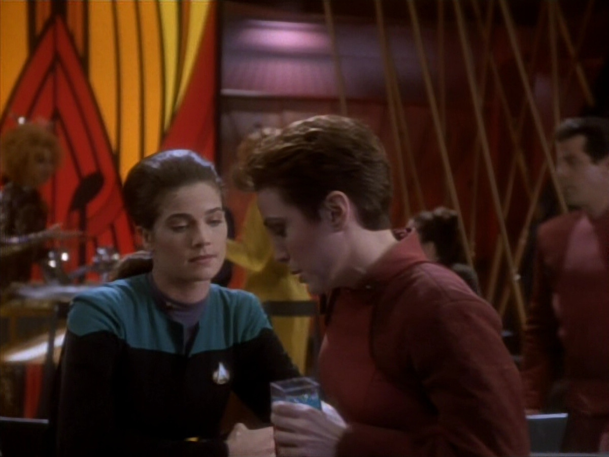 extant_StarTrekDS9_1x18-DramatisPersonae_01754.jpg