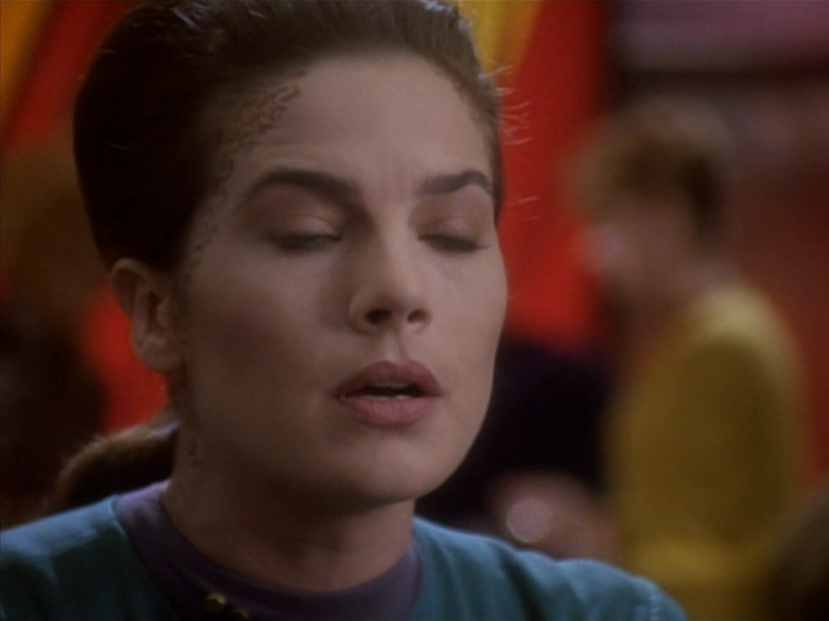 extant_StarTrekDS9_1x18-DramatisPersonae_01785.jpg