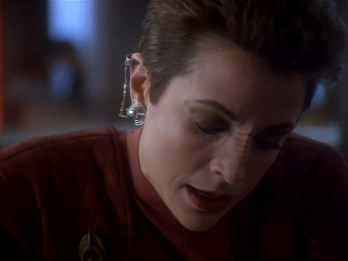 extant_StarTrekDS9_1x18-DramatisPersonae_01801.jpg