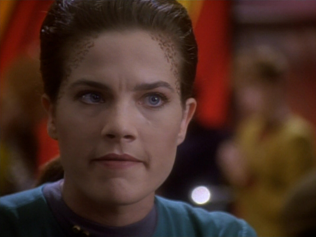 extant_StarTrekDS9_1x18-DramatisPersonae_01814.jpg