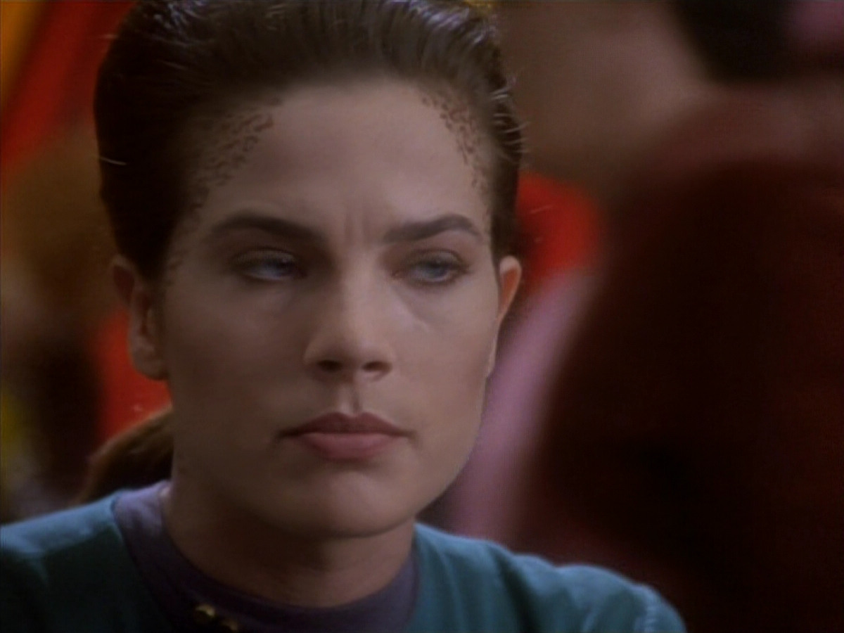extant_StarTrekDS9_1x18-DramatisPersonae_01815.jpg