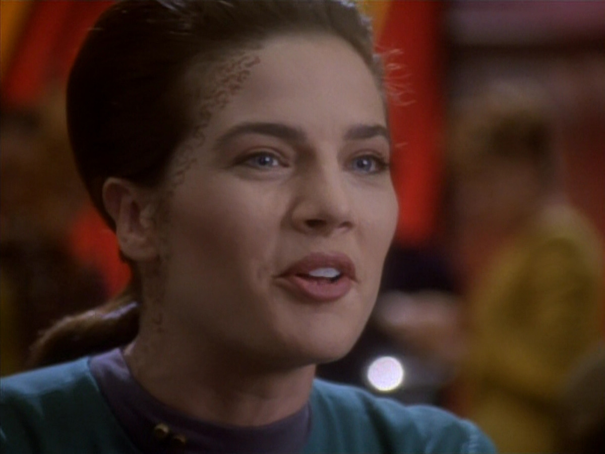 extant_StarTrekDS9_1x18-DramatisPersonae_01819.jpg